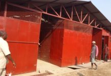 Marché Cotebu : Des stands inoccupés défoncés