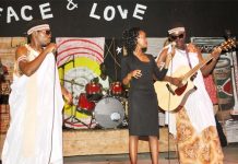Le groupe de musique Peace and Love sort un single