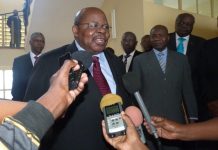 Benjamin Mkapa en visite au Burundi
