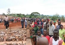 Les fonctionnaires de Karusi appelés à une autre cotisation pour le stade en cours de construction