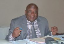 le Président Domitien Ndayizeye accepte sa sanction mais, continue la politique